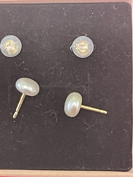 Cercei fetite/ femei Aur 14 k cu perla de cultura.