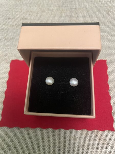 Cercei fetite/ femei Aur 14 k cu perla de cultura.