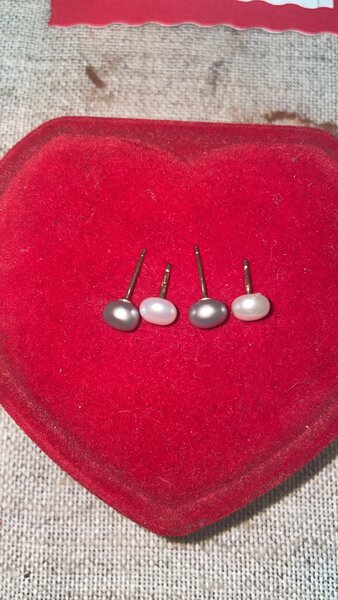 Cercei fetite/ femei Aur 14 k cu perla de cultura.